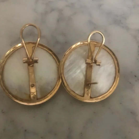 14k Gold Mabe’ Pearls earrings - Picture 3 of 5